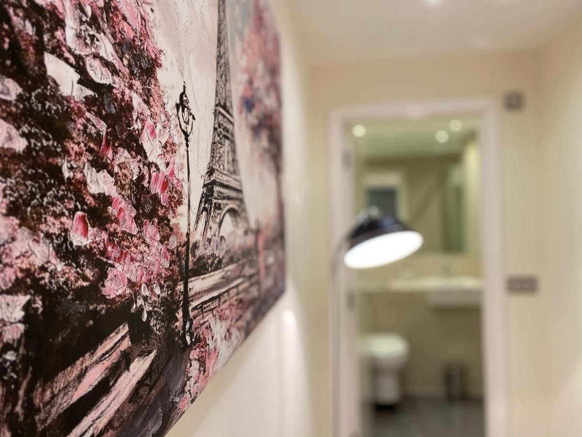 Amazing 2 Bed 2 Bath Private Apartment Watford  Eksteriør billede