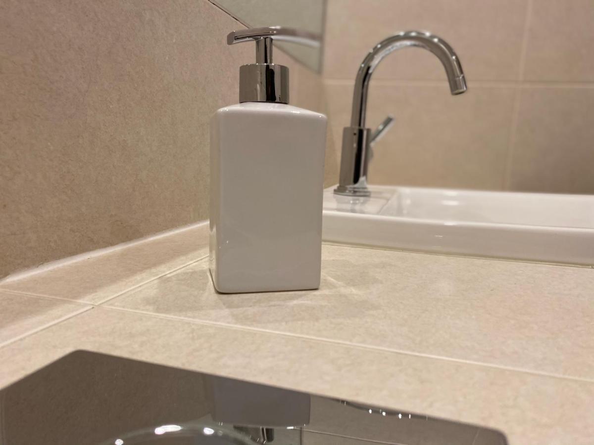 Amazing 2 Bed 2 Bath Private Apartment Watford  Eksteriør billede