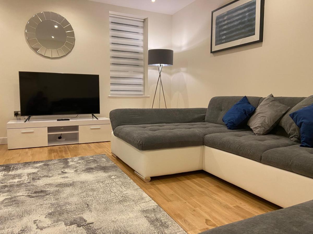 Amazing 2 Bed 2 Bath Private Apartment Watford  Eksteriør billede