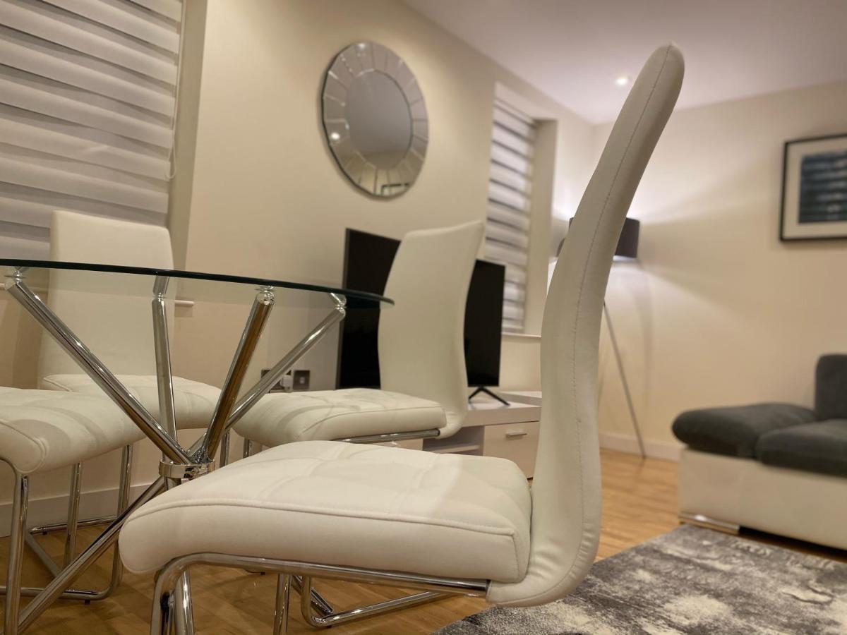Amazing 2 Bed 2 Bath Private Apartment Watford  Eksteriør billede